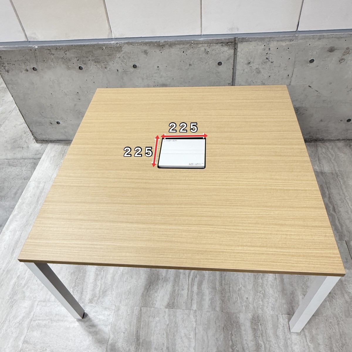 C04062 【未使用美品】 ITOKI イトーキ ActLink アクトリンク ミーティングテーブル 正方形 配線口 会議テーブル オフィス家具 美品 未使用（10/10）