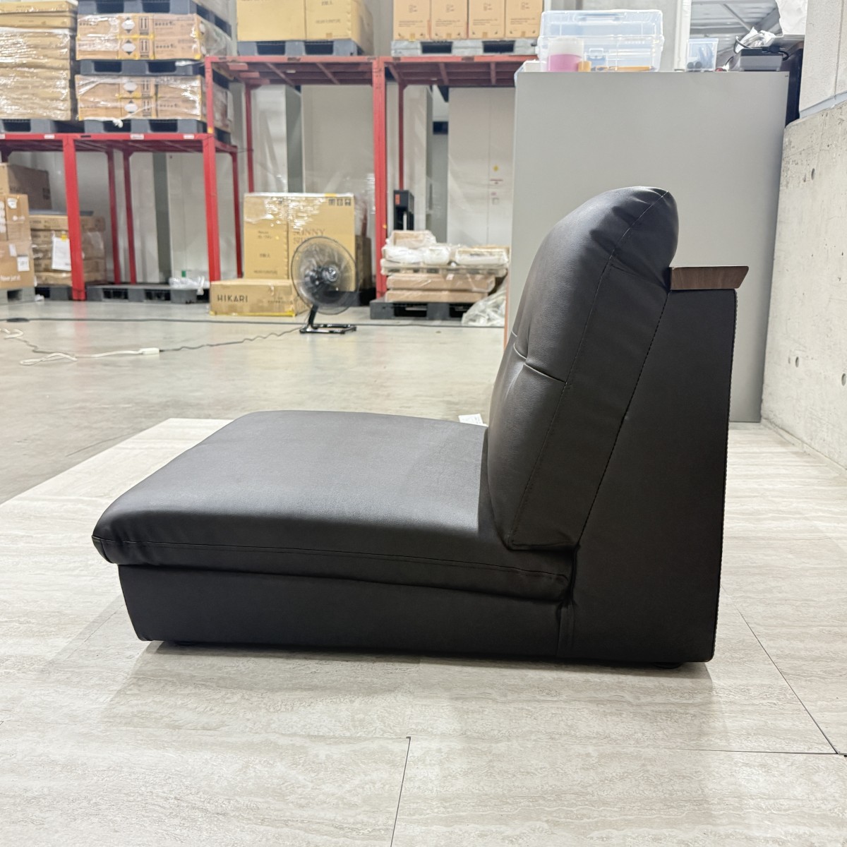 C04067 【直接引取可】 ウルピア 1P PVC BR 1人掛けソファ ブラウン 合成皮革 ローソファ W750×D810 店舗家具（8/8）