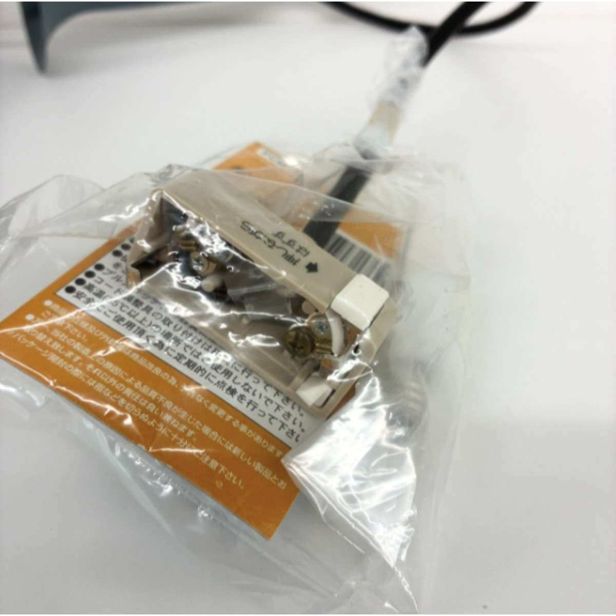C04093【直接引取可】UMAGE ウメイ Clava Dine クラヴァダイン 02304 Slate 3灯 ペンダントライト 北欧 天井照明（8/10）