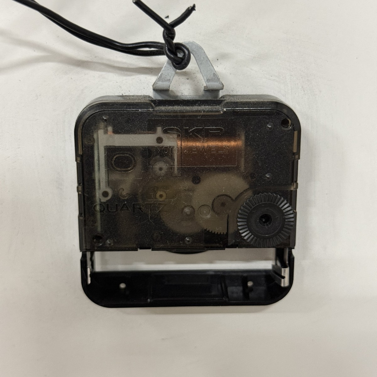C04144【直接引取可】yamato japan ヤマト工芸 大型 木製 掛け時計 ウォールクロック スクエア 四角 アナログ クォーツ デザイン時計 茶（7/8）