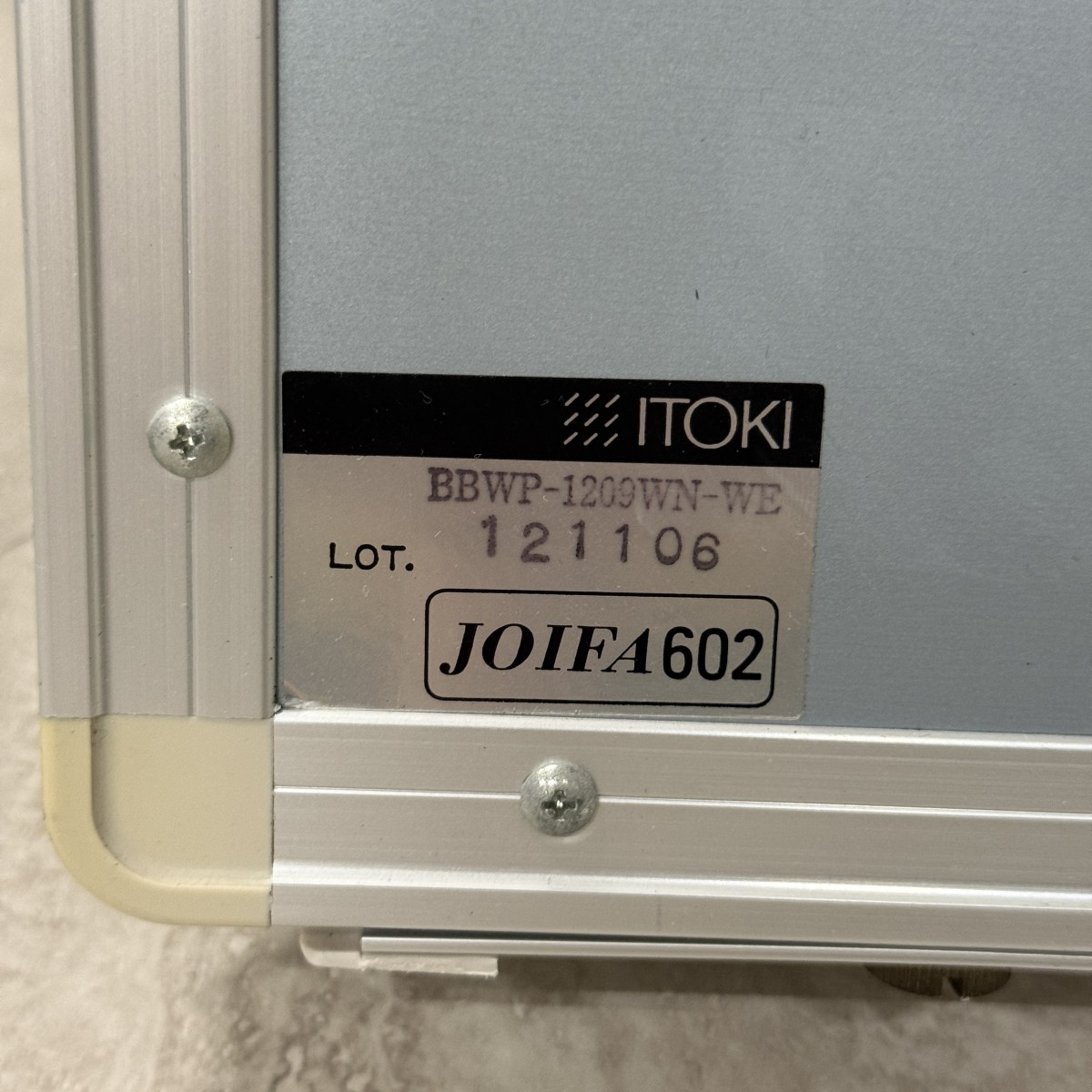 C04147【直接引取可】ITOKI イトーキ BBWP-1209WN-WE 壁掛式 ホワイトボード 1200×900mm ホーロー マグネット対応 粉受け付 オフィス（5/10）