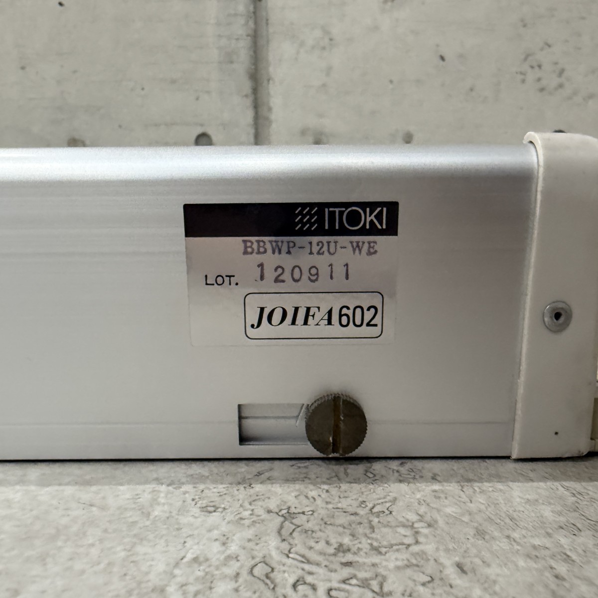 C04147【直接引取可】ITOKI イトーキ BBWP-1209WN-WE 壁掛式 ホワイトボード 1200×900mm ホーロー マグネット対応 粉受け付 オフィス（6/10）