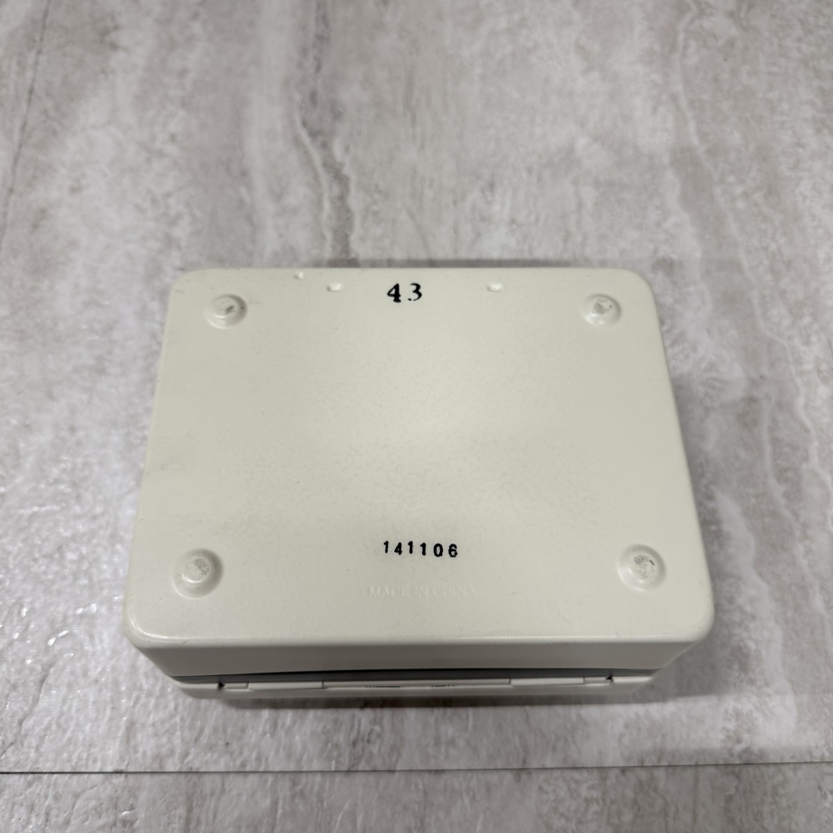 C04156【直接引取可】 金庫 CARL カール事務器 CB-8100 手提げ金庫 キャッシュボックス M ダイヤル錠 ホワイト 鍵欠品（3/9）