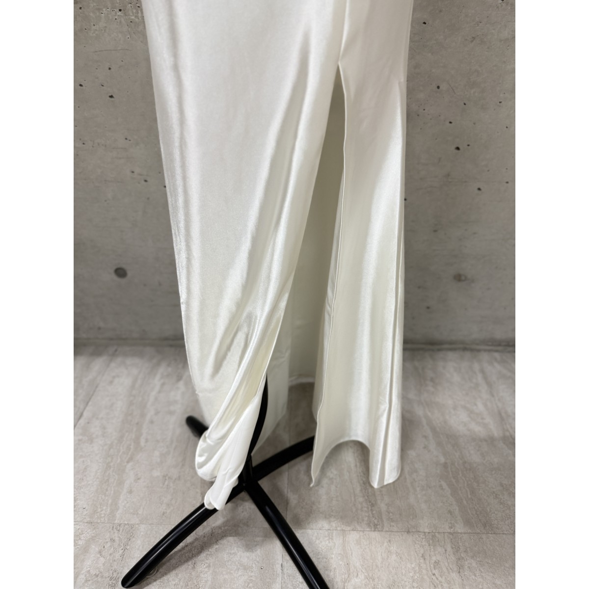 Z04226【直接引取可】LuxeStyle リュクススタイル 19046 S ホワイト キャバドレス ロングドレス ビジュー サイドシアー スリット タイト（4/9）