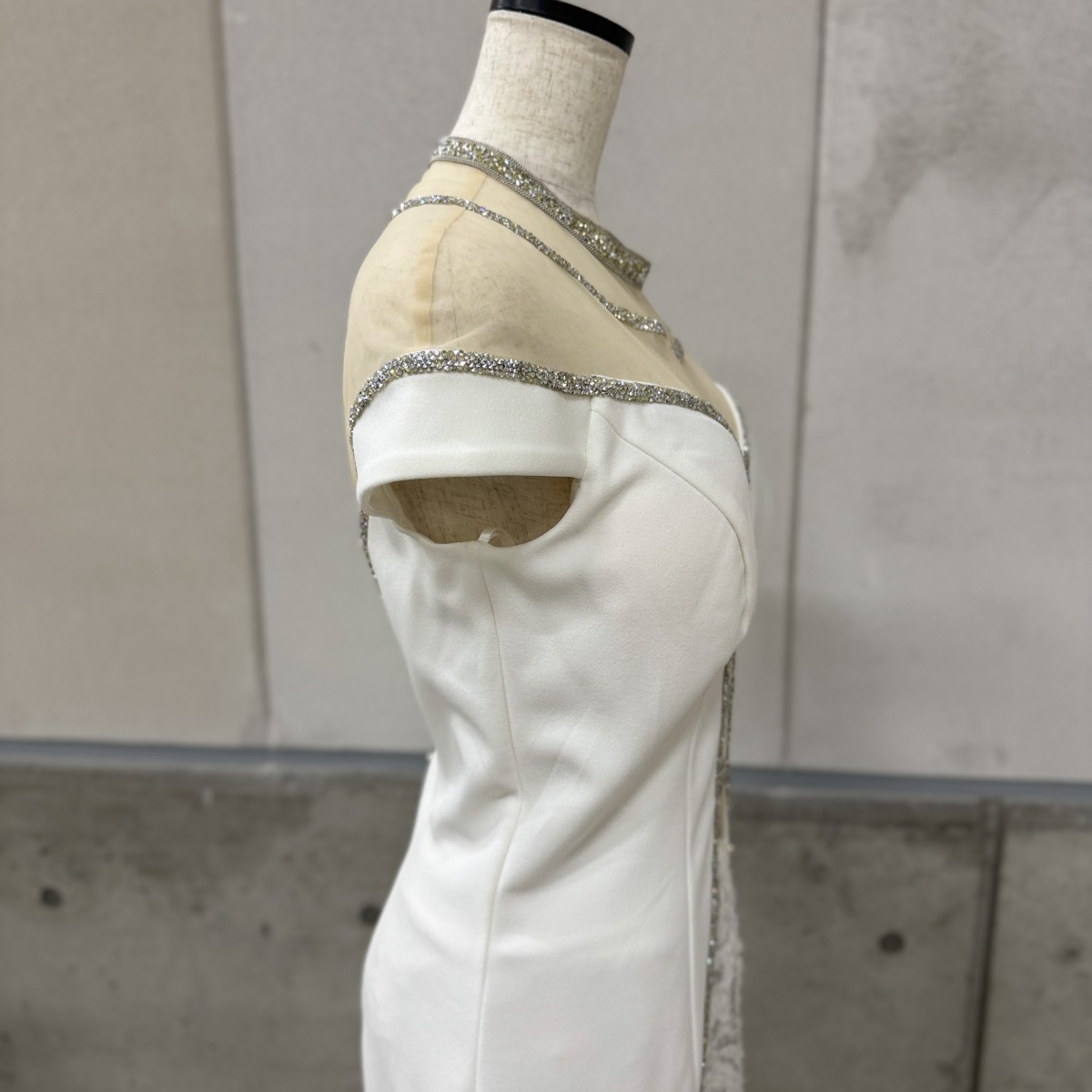 Z04232 【直接引取可】Luxe Style リュクススタイル 51801 XL 白 キャバドレス ショートinロング シアー ビジュー ハイネック 大きいサイズ（4/9）