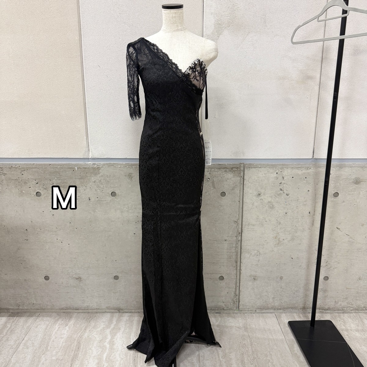 Z04234【直接引取可】LuxeStyle 51305 M ブラック レース ワンショルダー ロングドレス キャバドレス ビジュー タグ付