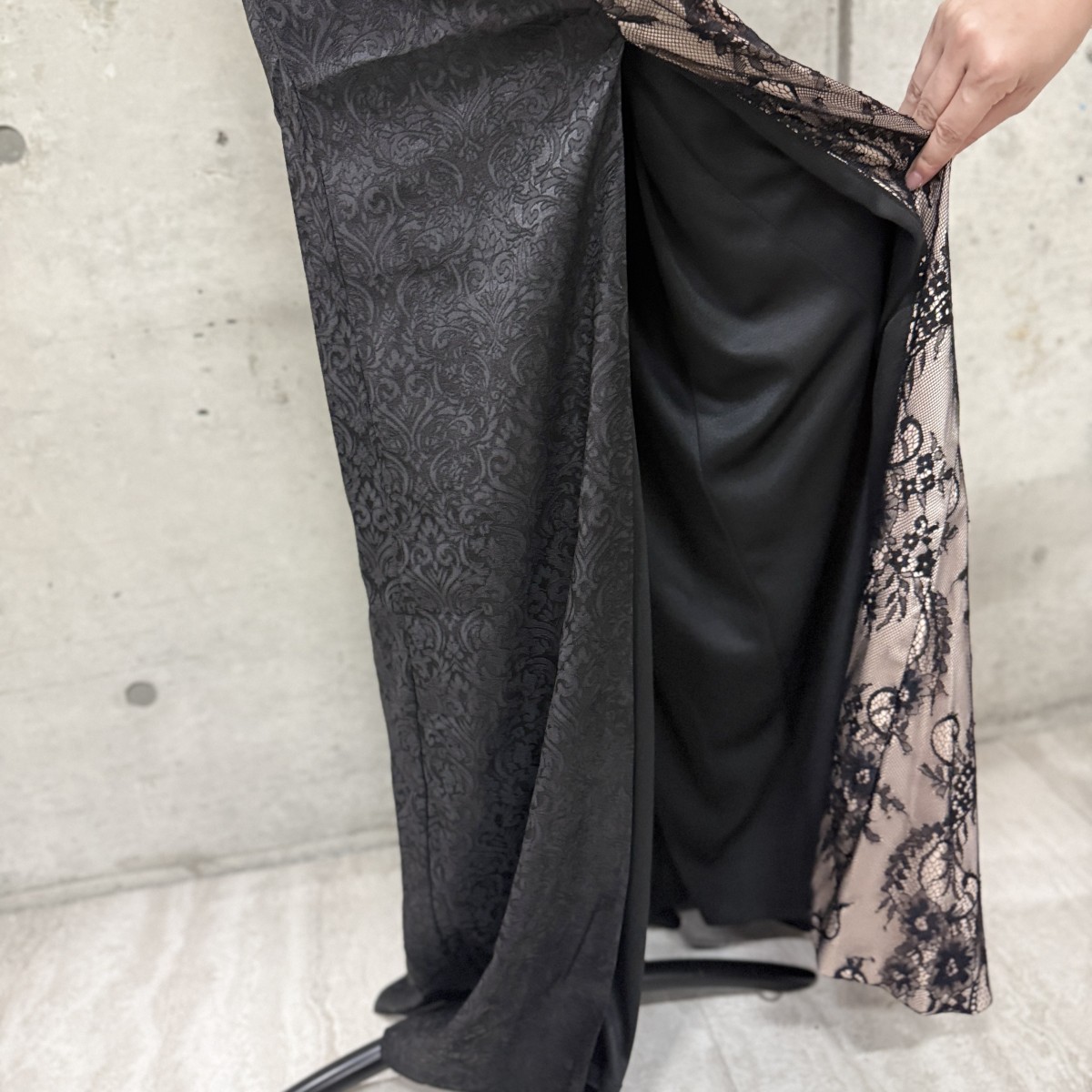 Z04234【直接引取可】LuxeStyle 51305 M ブラック レース ワンショルダー ロングドレス キャバドレス ビジュー タグ付（7/10）