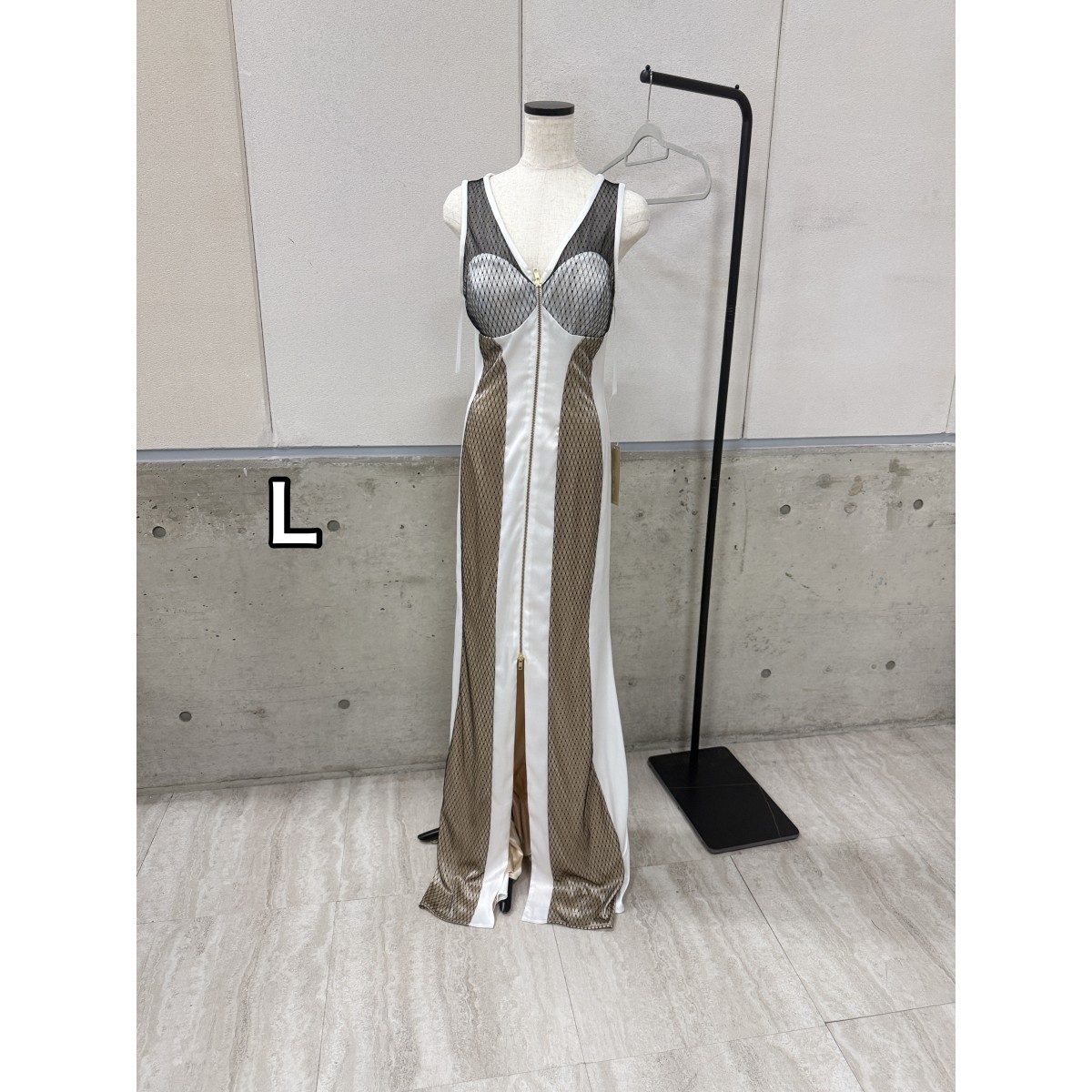 Z04235【直接引取可】LuxeStyle 19009 L ロングキャバドレス ホワイト ブラック メッシュ タイト センタージップ スリット パーティー