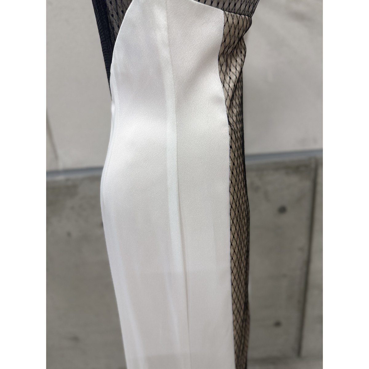 Z04235【直接引取可】LuxeStyle 19009 L ロングキャバドレス ホワイト ブラック メッシュ タイト センタージップ スリット パーティー（7/9）