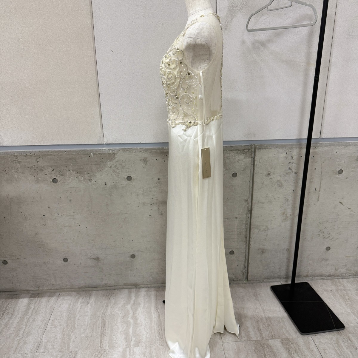 Z04237【直接引取可】OKONOGI 18006 ロングドレス XL 白 アイボリー ビジュー パーティー キャバ イブニングドレス タグ付き（8/10）