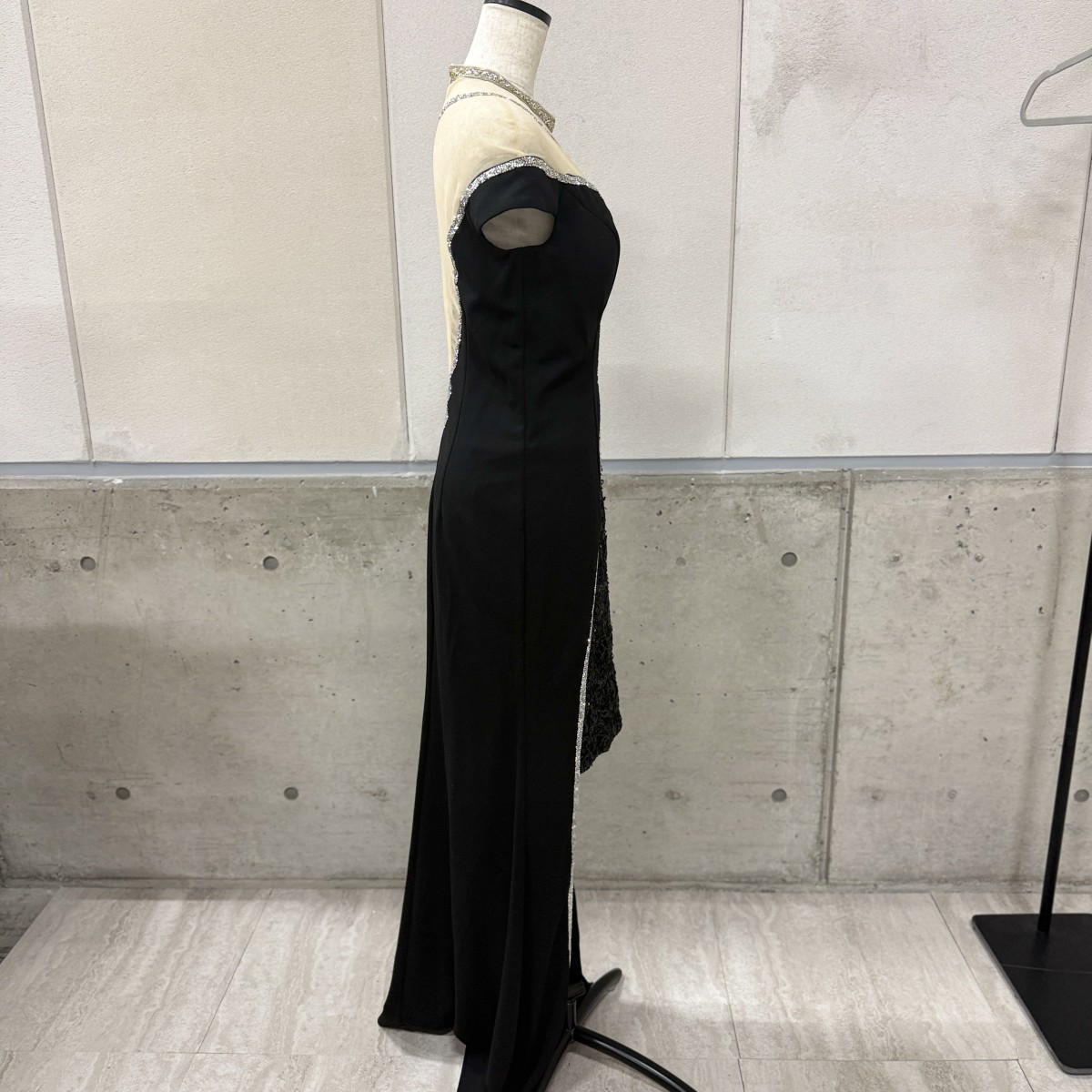 Z04238【直接引取可】LuxeStyle リュクススタイル 51801 ロングドレス XL 黒 ビジュー オフショル シースルー キャバドレス タグ付き（3/10）