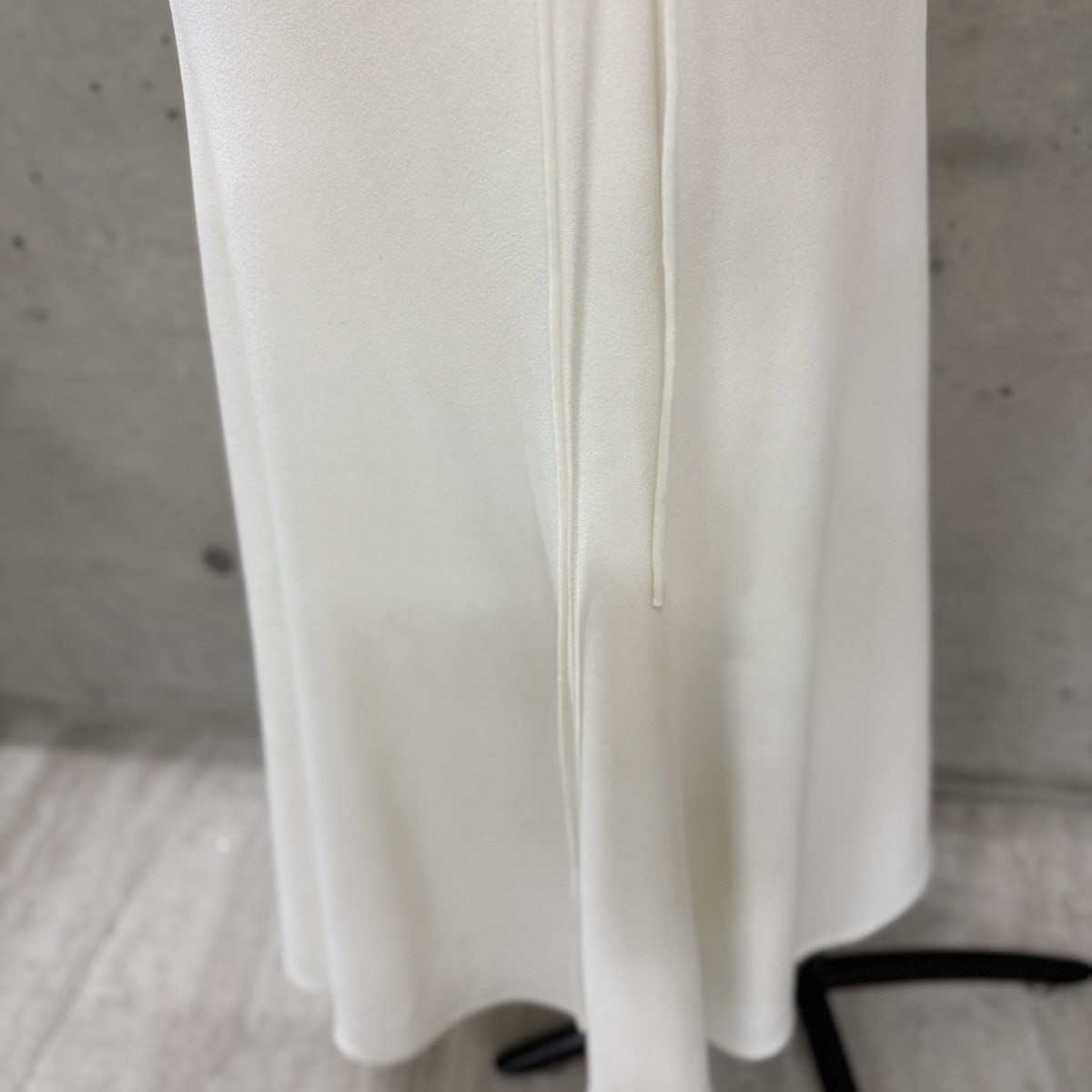 Z04240【直接引取可】LuxeStyle リュクススタイル ロングドレス M 白 ゴールド レース ビジュー 刺繍 編み上げ キャバドレス（8/9）