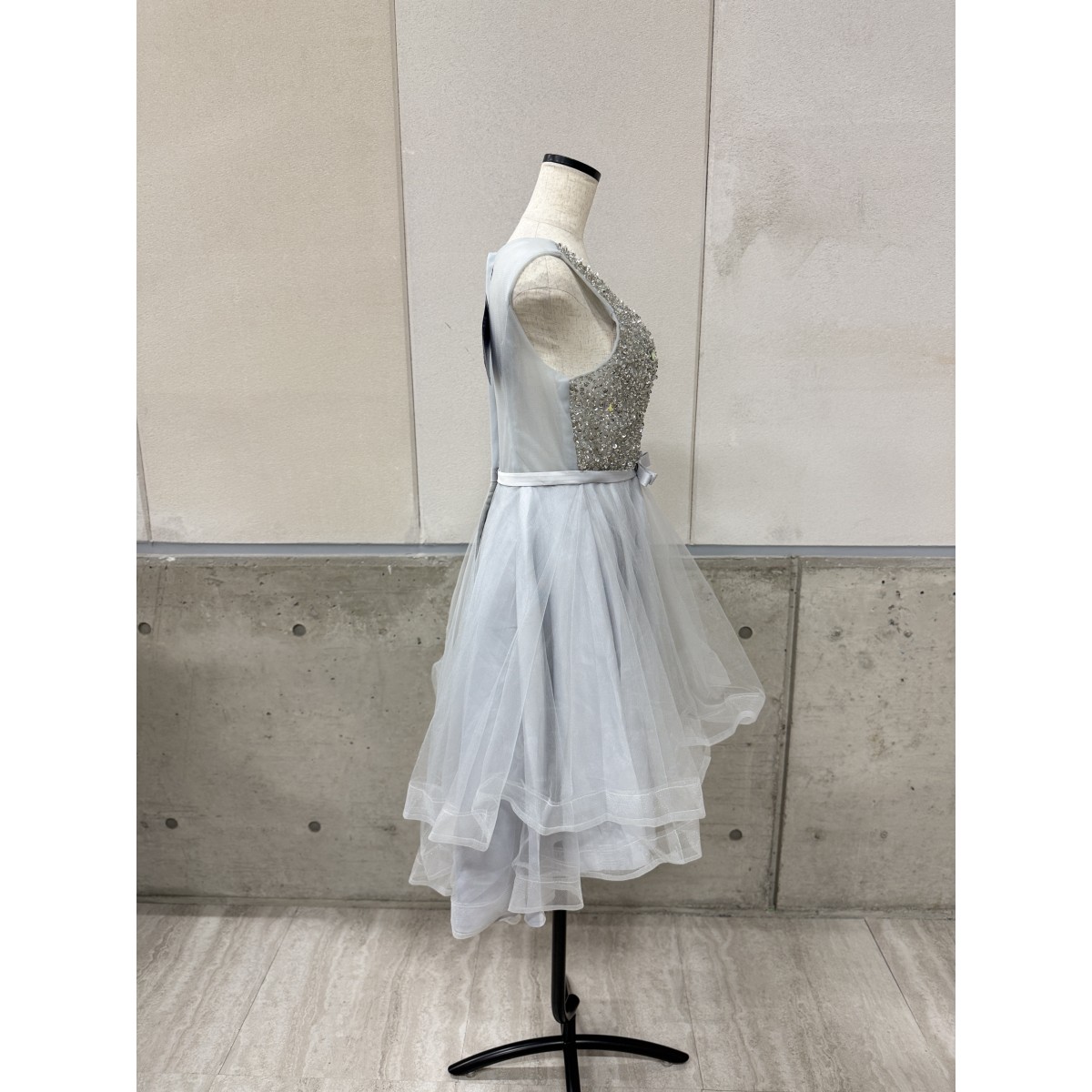 Z04241【直接引取可】EightSTAR Dress dr1811 パーティードレス M シルバー ビジュー スパンコール チュール 結婚式 演奏会 発表会（3/9）