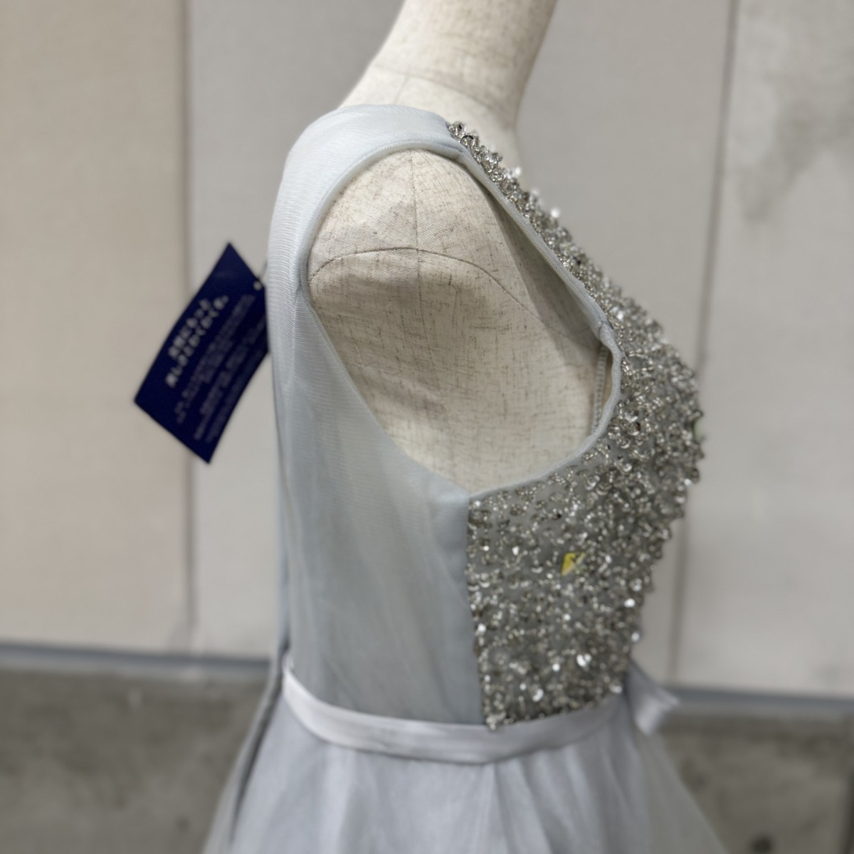 Z04241【直接引取可】EightSTAR Dress dr1811 パーティードレス M シルバー ビジュー スパンコール チュール 結婚式 演奏会 発表会（4/9）