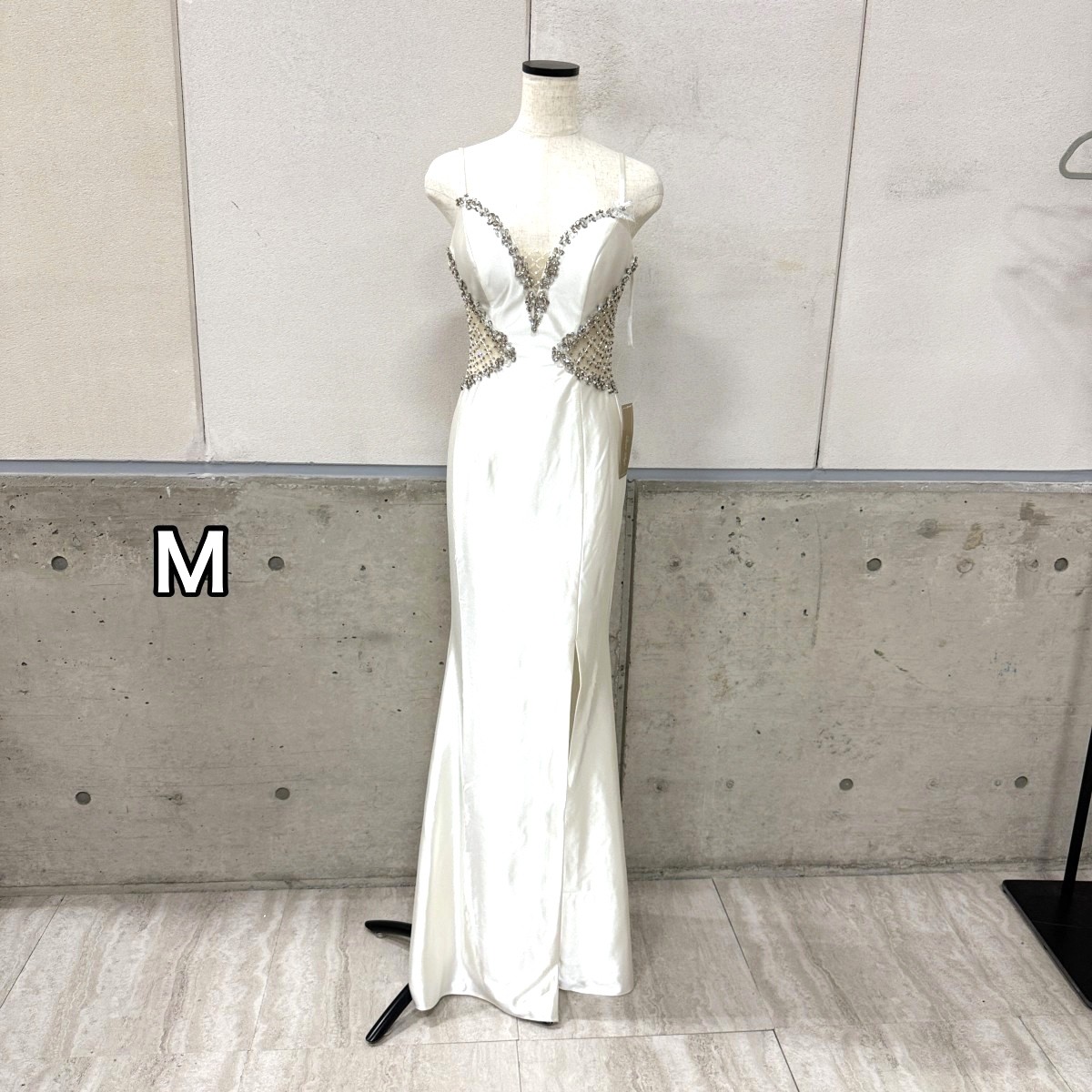 Z04263 【直接引取可】LuxeStyle リュクススタイル 19046 M キャバドレス ロングドレス アイボリー ビジュー サイドシアー タイト Vネック