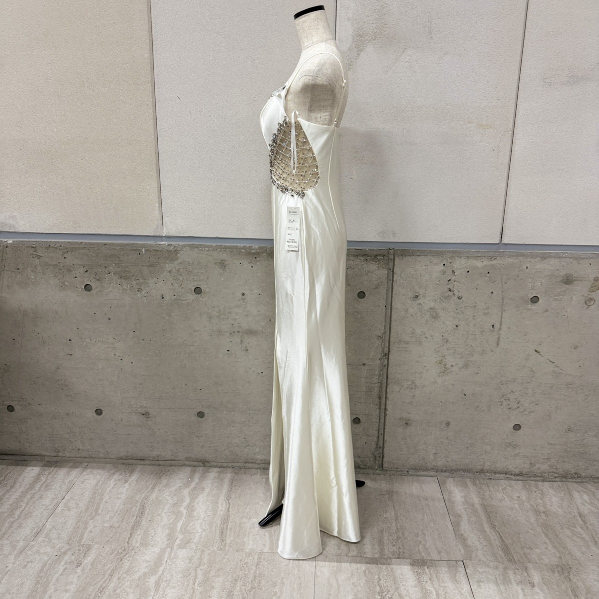 Z04263 【直接引取可】LuxeStyle リュクススタイル 19046 M キャバドレス ロングドレス アイボリー ビジュー サイドシアー タイト Vネック（7/10）