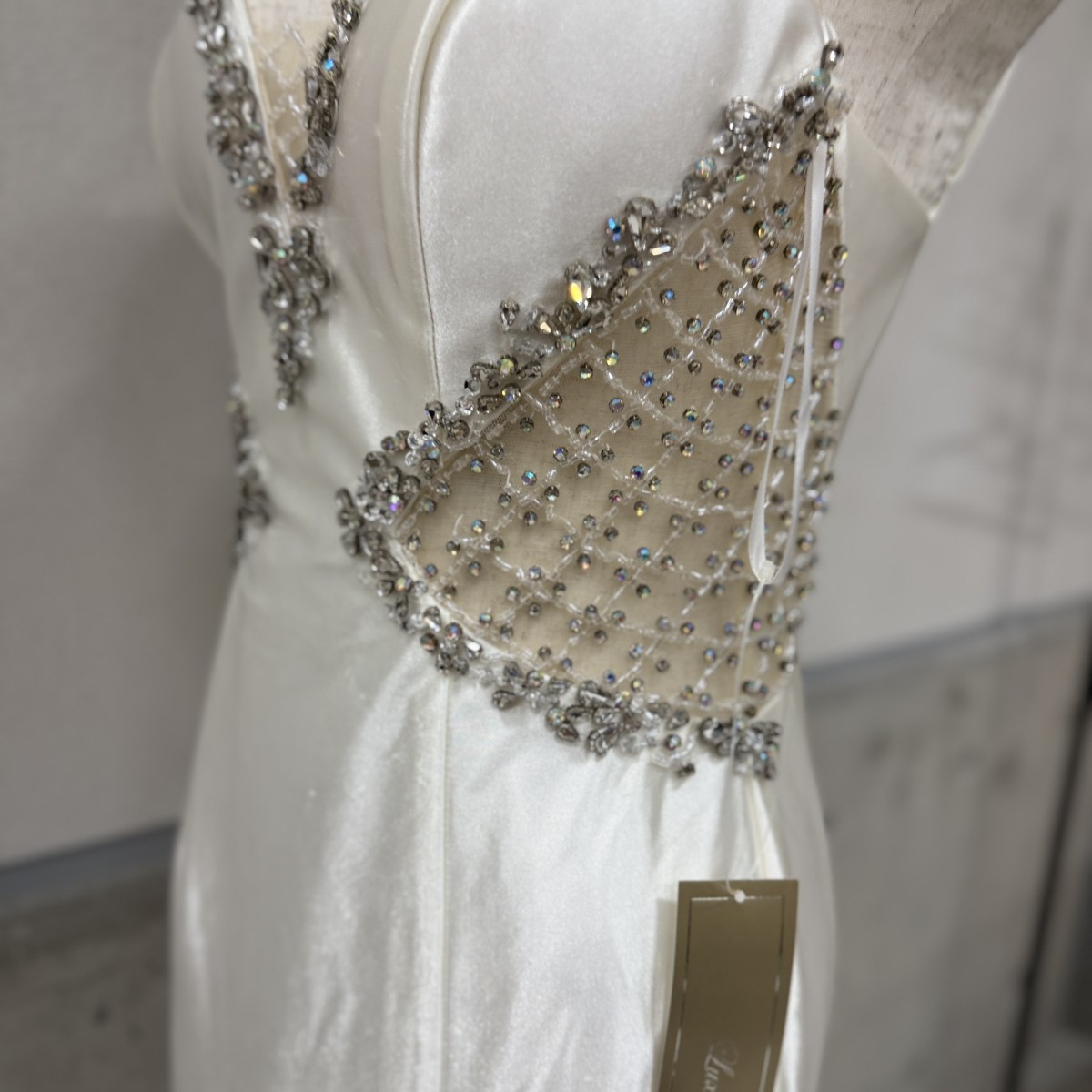 Z04263 【直接引取可】LuxeStyle リュクススタイル 19046 M キャバドレス ロングドレス アイボリー ビジュー サイドシアー タイト Vネック（10/10）